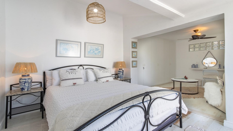 4 Bedroom Property for Sale in Grotto Bay Western Cape